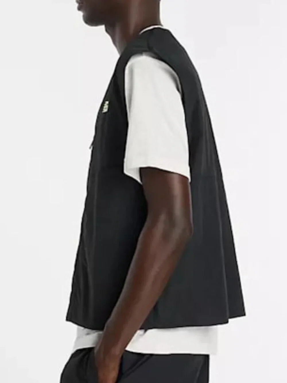 New Balance Black Castlefield Woven Vest in Medium